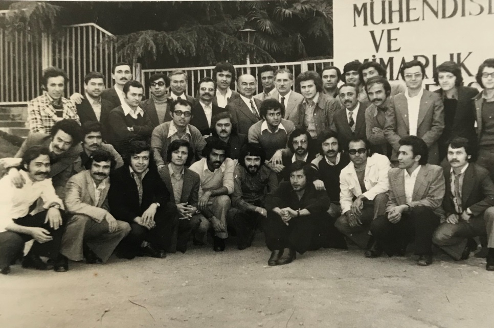 Okul arkadaşlarımızla toplu resmimiz