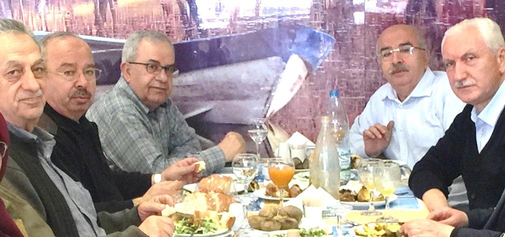 Yıllar sonra Bacanaklarla birlikte Termal tesiste yemekte